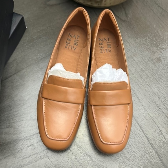 NATURALIZER Genn-Flow Slip-ons - Picture 5 of 15